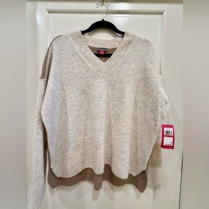 Vince Camuto V-Neck Sweater with Relaxed Fit